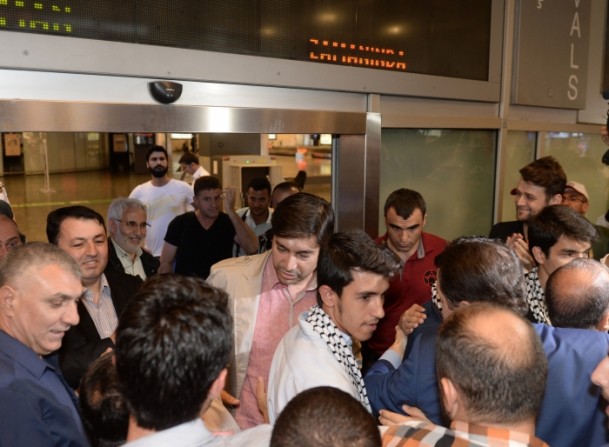 Türk gazeteciler yurda döndü - 8