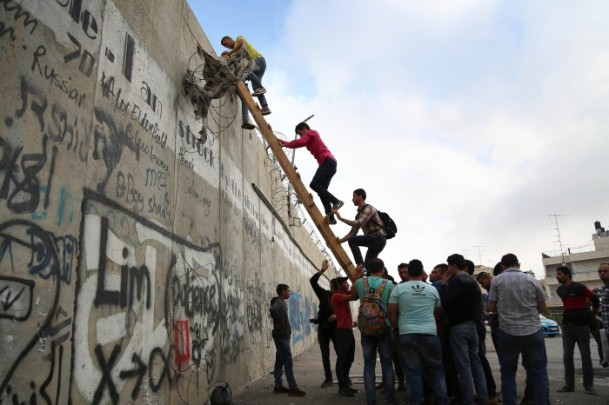 Yüzbinler Mescid-i Aksa'ya akın etti - 10