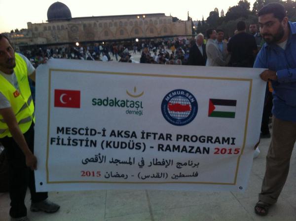 Sadakataşı Derneği, Kudüs'te iftar verdi - 2