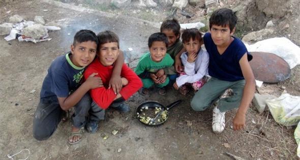 Tek göz barakada yaşam mücadelesi - 1