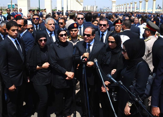 Sisi Başsavcının cenazesine katıldı - 2