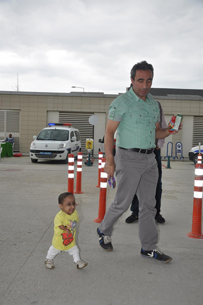 10 yaşında 60 santim! - 2