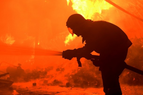 İstanbul'da hurda deposunda yangın - 6