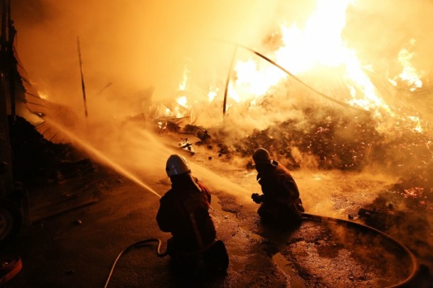 İstanbul'da hurda deposunda yangın - 9