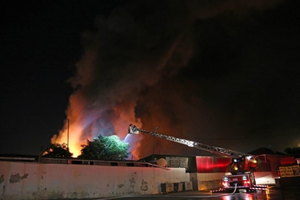 İstanbul'da hurda deposunda yangın - 8