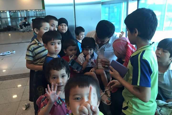 Uygur Türkleri Türkiye’ye getirildi - 889