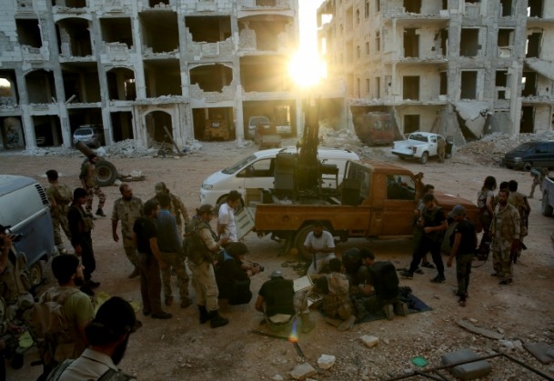 Çok sayıda askeri kontrol noktası ele geçirildi - 1