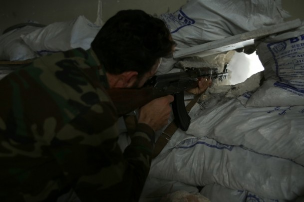 Çok sayıda askeri kontrol noktası ele geçirildi - 18