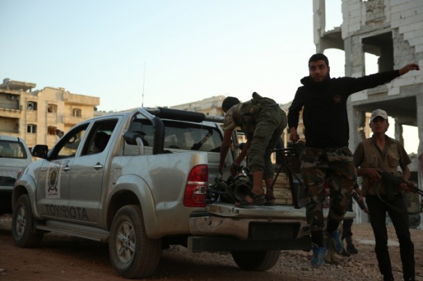 Çok sayıda askeri kontrol noktası ele geçirildi - 15