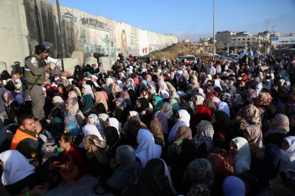 İsrail kontrol noktalarında izdiham - 3