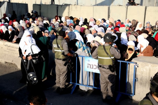 İsrail kontrol noktalarında izdiham - 5