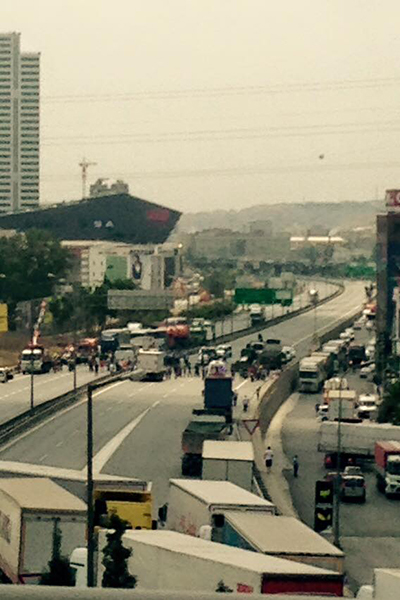 Basın Ekspres yolunda yüksek gerilim hattı devrildi - 4