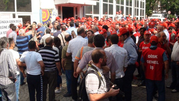 DİSK önünde arbede - 7