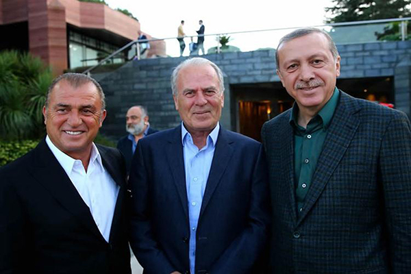 Cumhurbaşkanı Erdoğan ünlü isimlere iftar yemeği verdi - 23