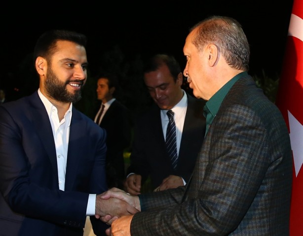 Cumhurbaşkanı Erdoğan ünlü isimlere iftar yemeği verdi - 27