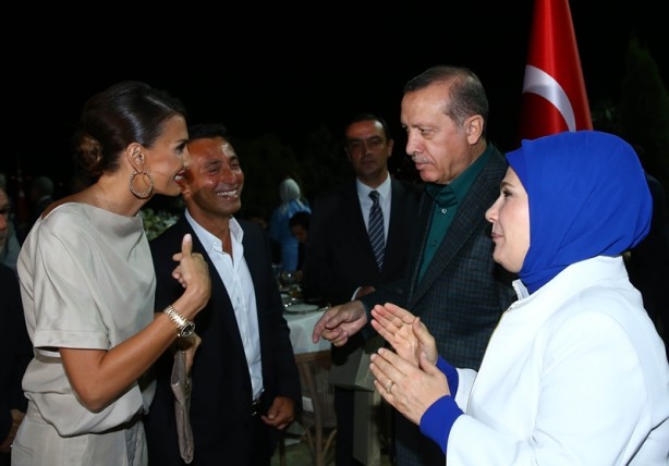 Cumhurbaşkanı Erdoğan ünlü isimlere iftar yemeği verdi - 18