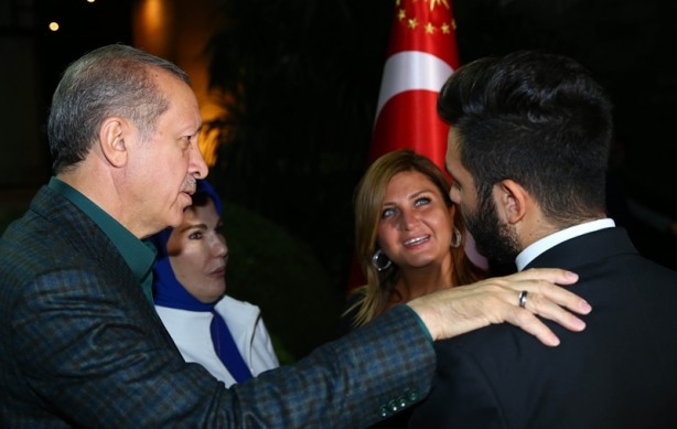 Cumhurbaşkanı Erdoğan ünlü isimlere iftar yemeği verdi - 16