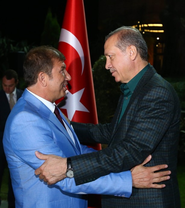 Cumhurbaşkanı Erdoğan ünlü isimlere iftar yemeği verdi - 4