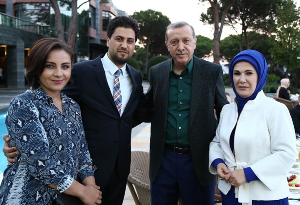 Cumhurbaşkanı Erdoğan ünlü isimlere iftar yemeği verdi - 9