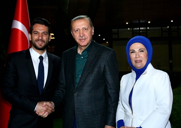 Cumhurbaşkanı Erdoğan ünlü isimlere iftar yemeği verdi - 26
