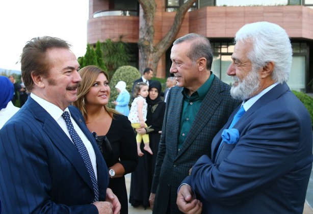 Cumhurbaşkanı Erdoğan ünlü isimlere iftar yemeği verdi - 25