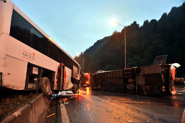 TEM'deki kaza yerinden ilk görüntüler - 14