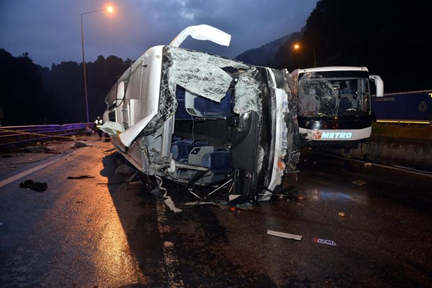 TEM'deki kaza yerinden ilk görüntüler - 8