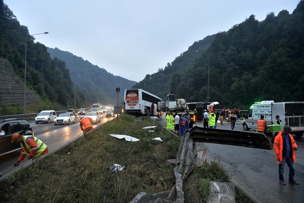 TEM'deki kaza yerinden ilk görüntüler - 3