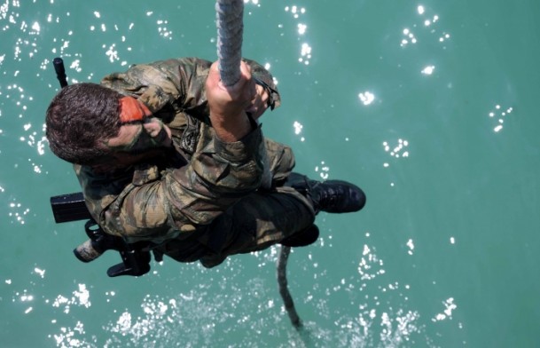 Türk komandosunun zorlu eğitimi - 681