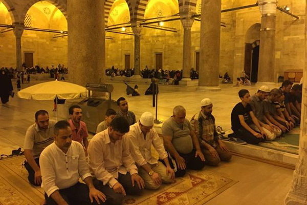 Camiler doldu taştı! - 10