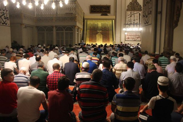 Camiler doldu taştı! - 2