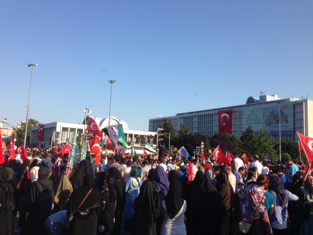 Yüzlerce kişi Saraçhane'deyd! - 19