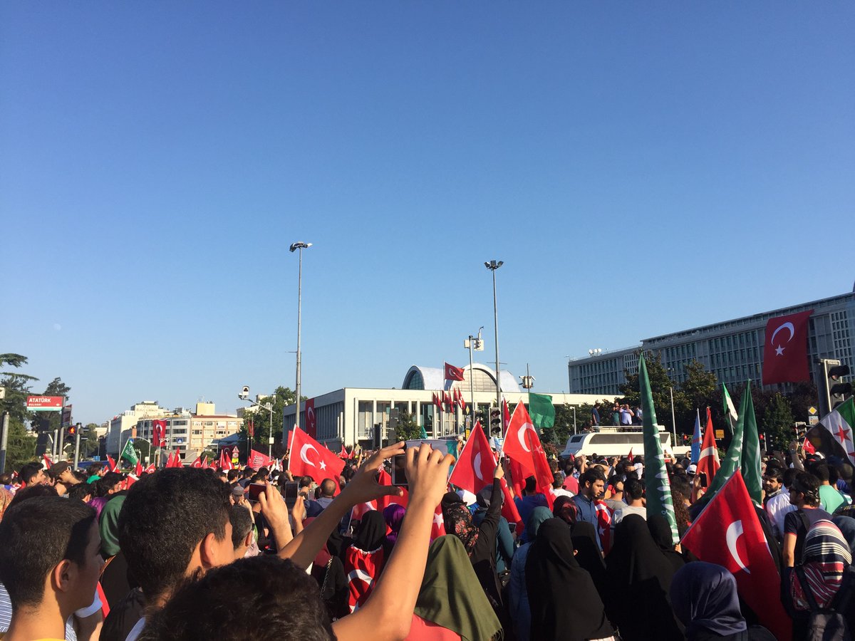 Yüzlerce kişi Saraçhane'deyd! - 15