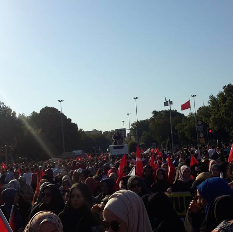 Yüzlerce kişi Saraçhane'deyd! - 18