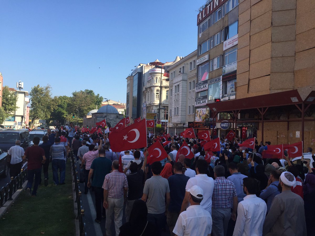 Yüzlerce kişi Saraçhane'deyd! - 26