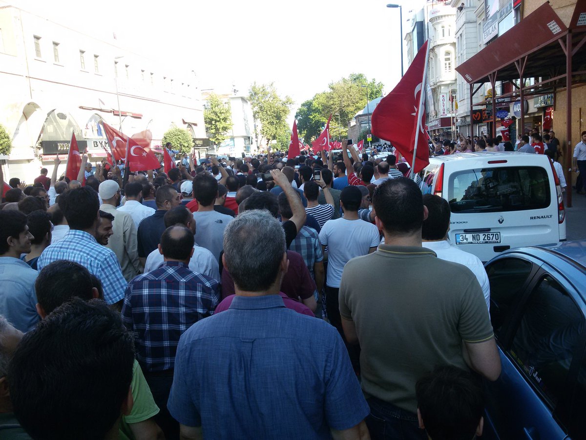 Yüzlerce kişi Saraçhane'deyd! - 4