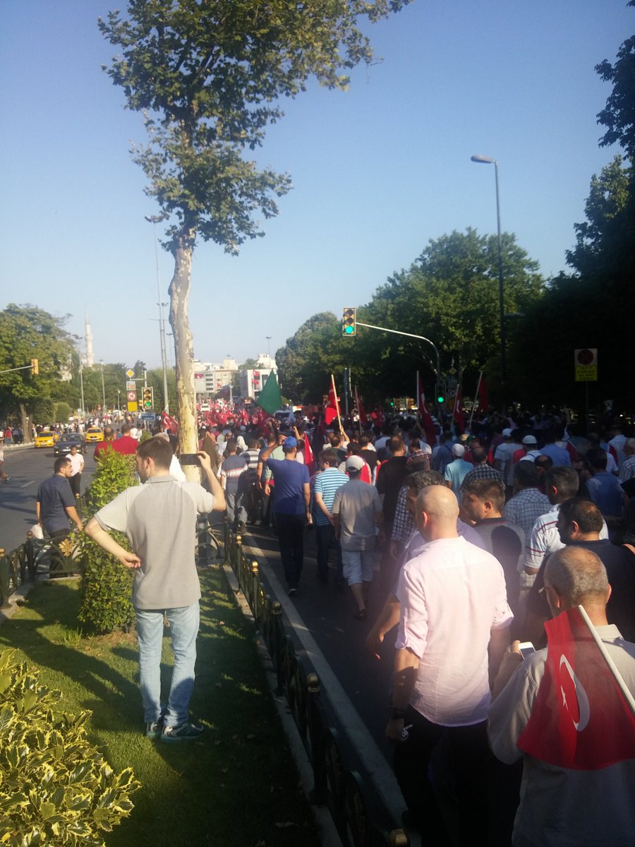 Yüzlerce kişi Saraçhane'deyd! - 33