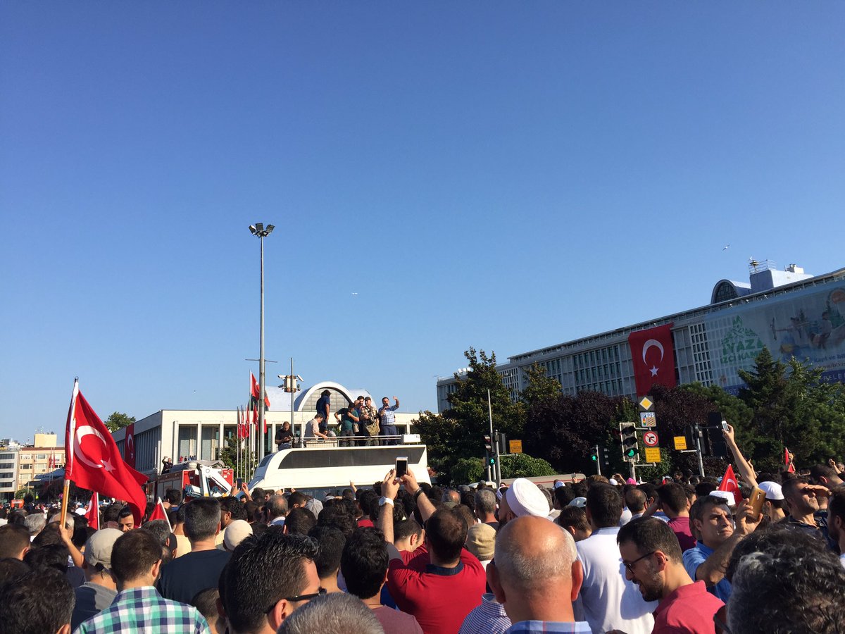 Yüzlerce kişi Saraçhane'deyd! - 29