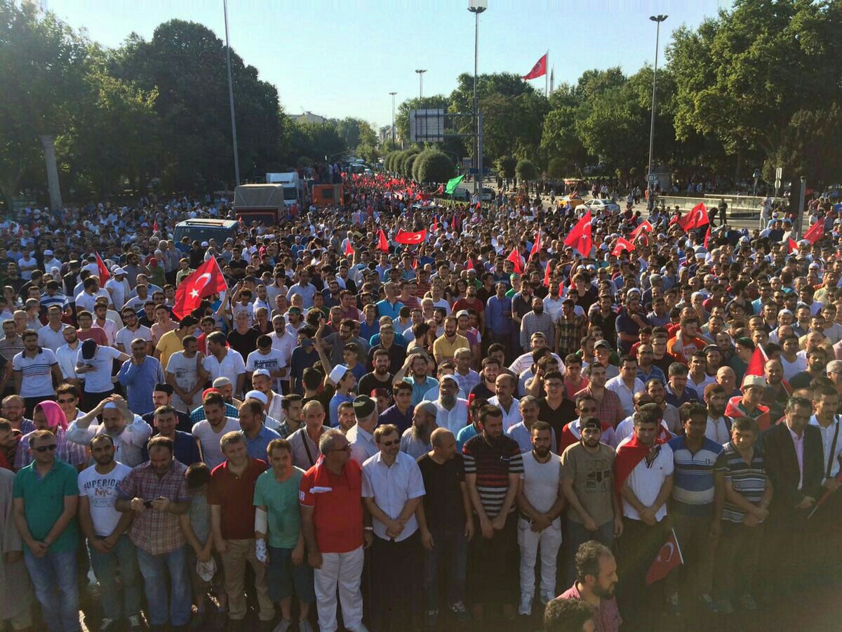 Yüzlerce kişi Saraçhane'deyd! - 10