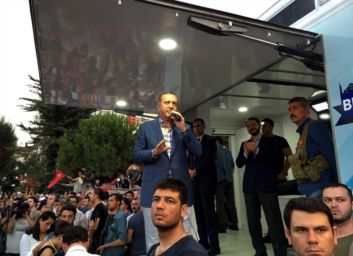 Erdoğan'ın konuşmasını böyle dinlediler - 8