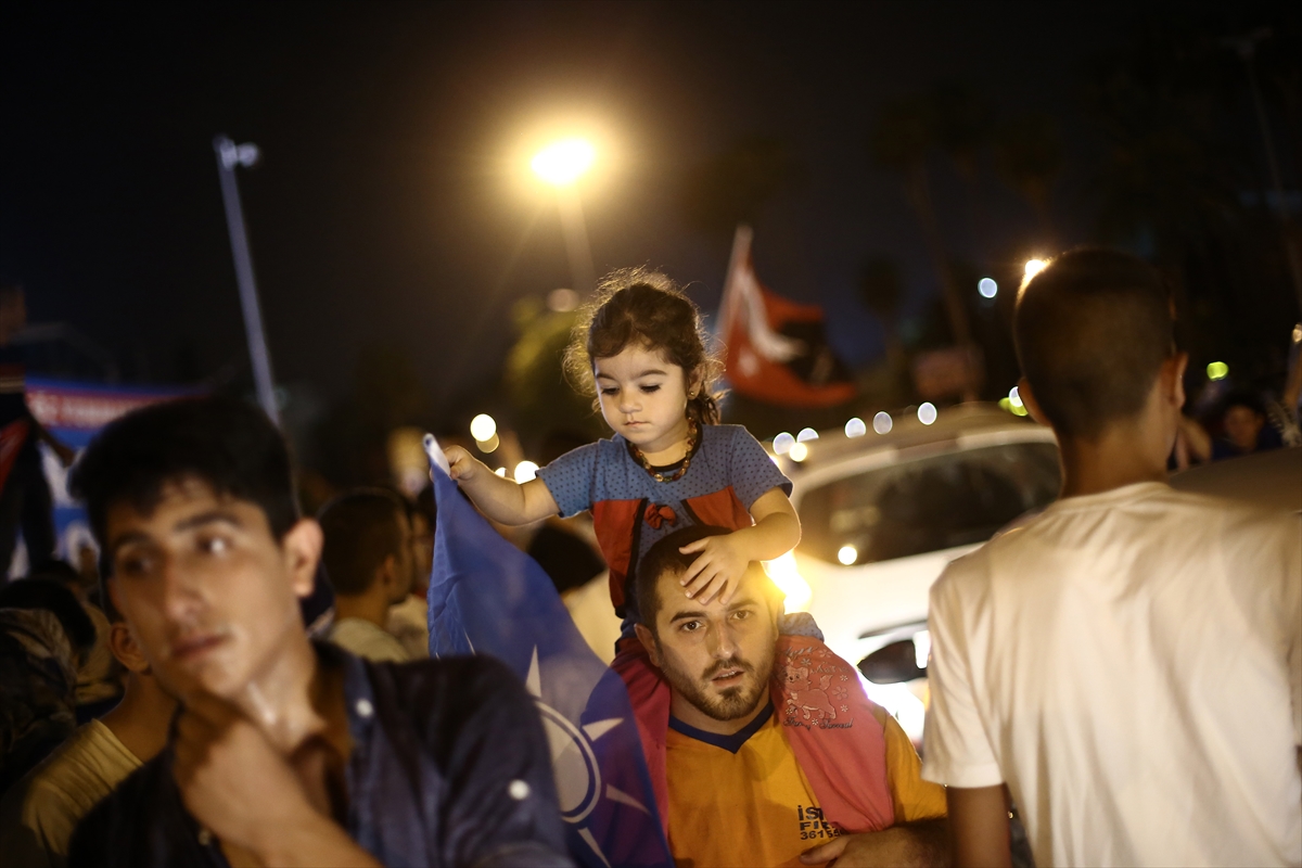 Türkiye'nin dört bir yanında millet sokaklarda! - 4