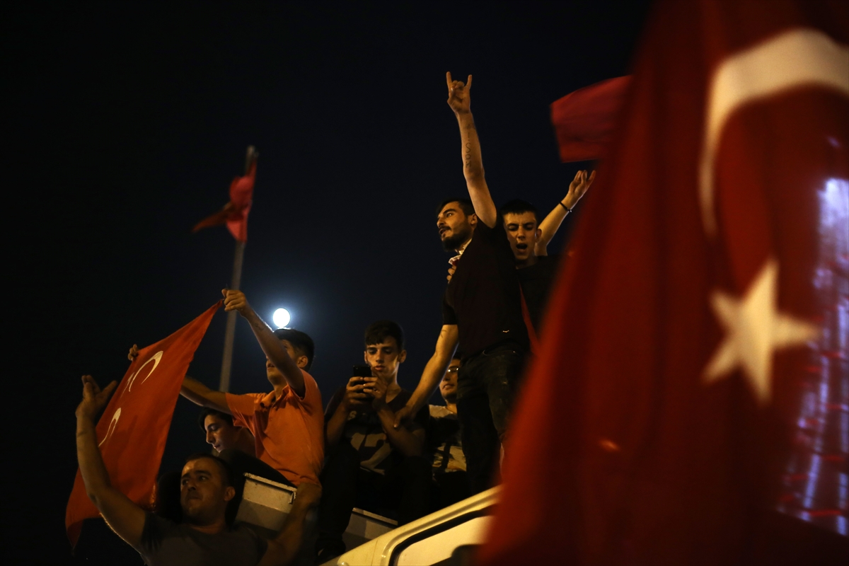 Türkiye'nin dört bir yanında millet sokaklarda! - 2