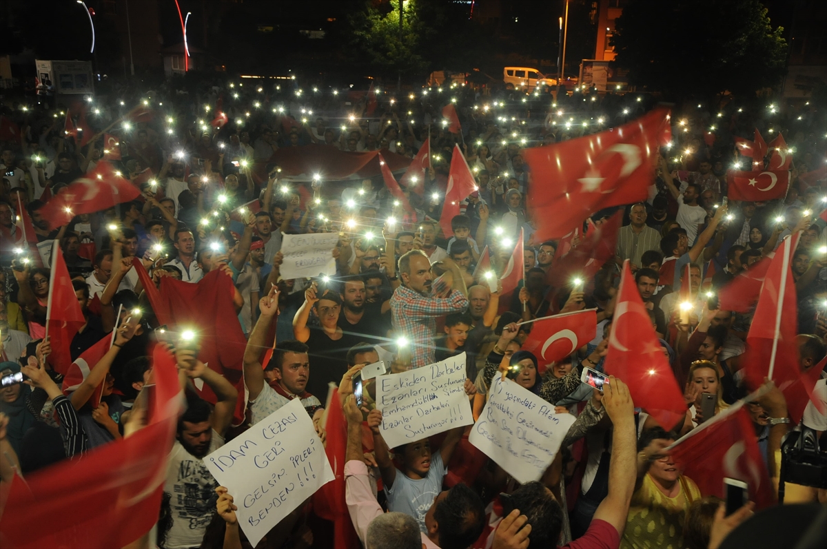 Türkiye'nin dört bir yanında millet sokaklarda! - 8