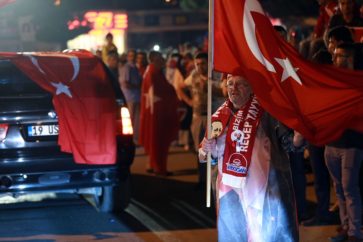 Türkiye'nin dört bir yanında millet sokaklarda! - 11