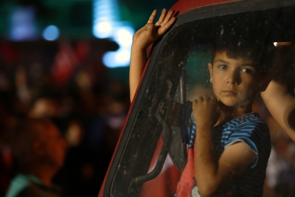 Türkiye'nin dört bir yanında millet sokaklarda! - 19