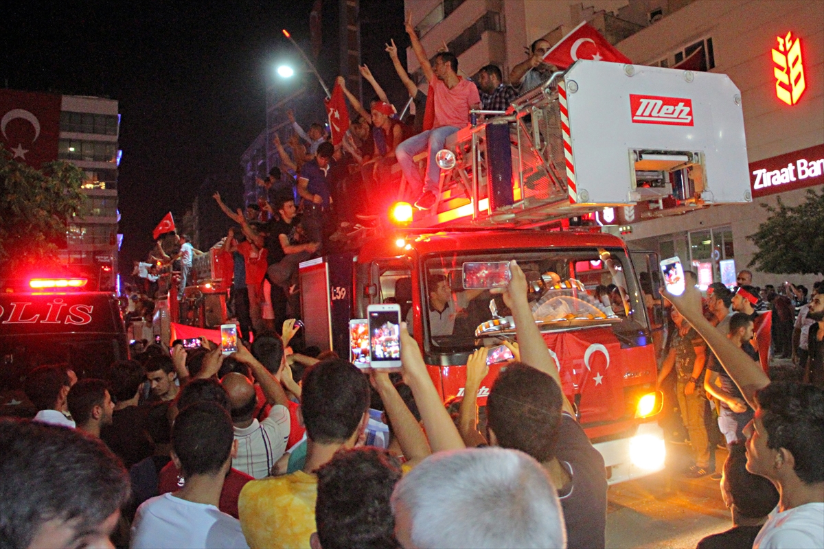 Türkiye'nin dört bir yanında millet sokaklarda! - 21