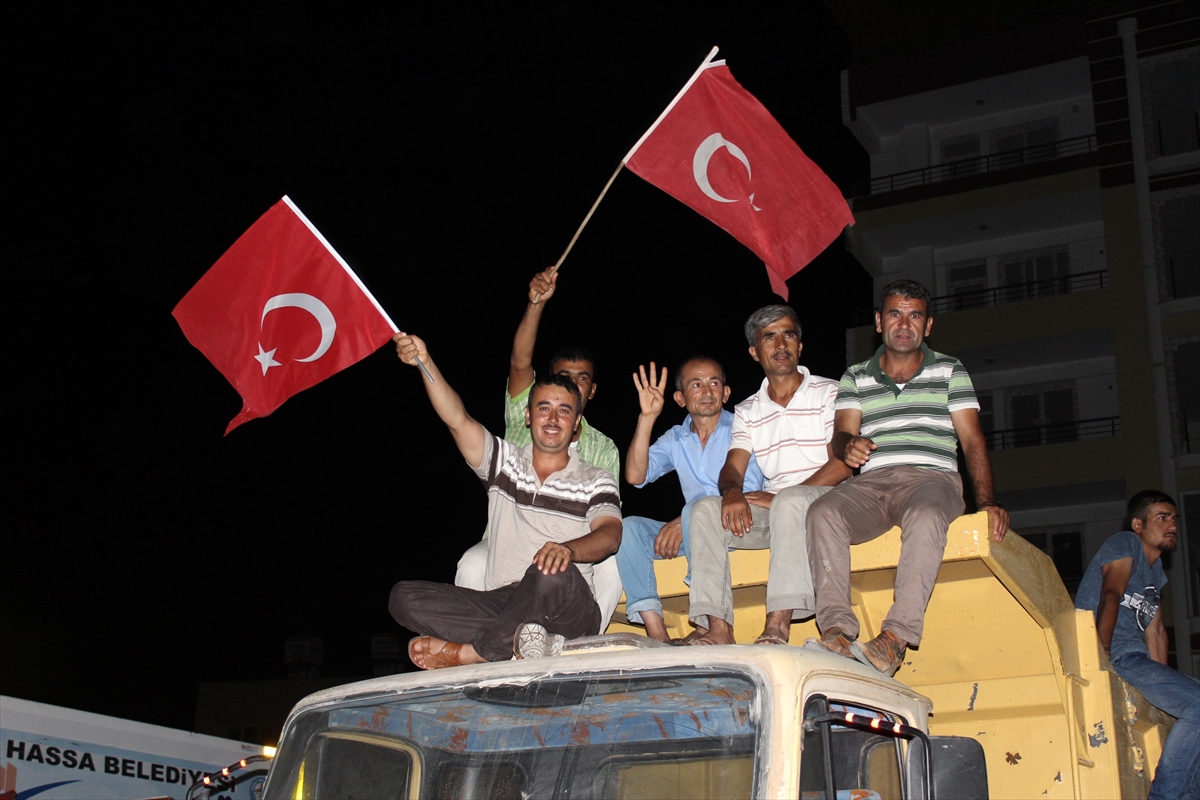 Türkiye'nin dört bir yanında millet sokaklarda! - 24