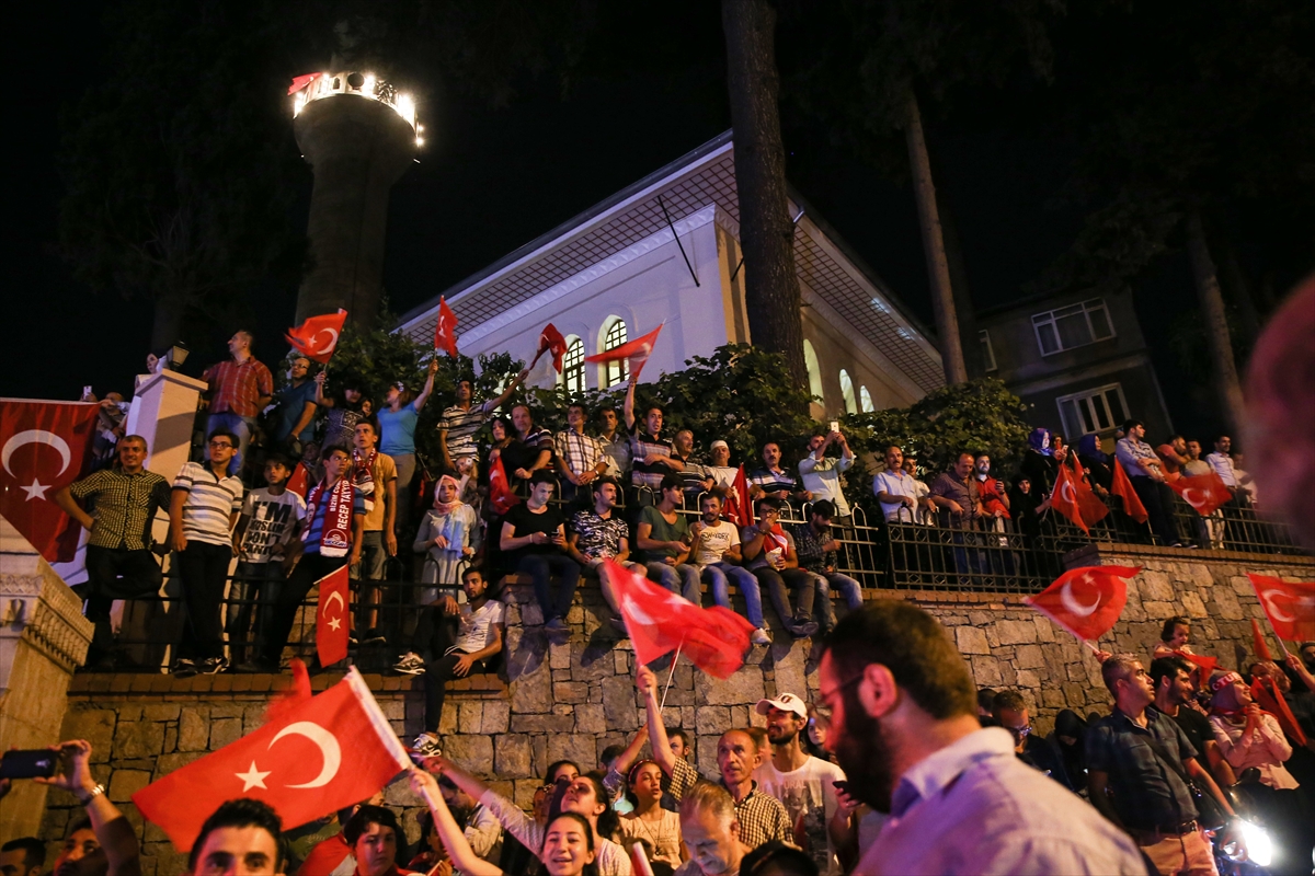 Türkiye'nin dört bir yanında millet sokaklarda! - 32