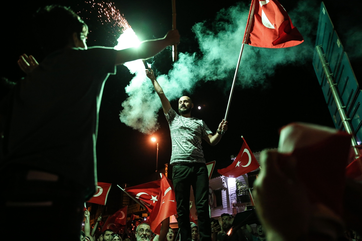 Türkiye'nin dört bir yanında millet sokaklarda! - 31