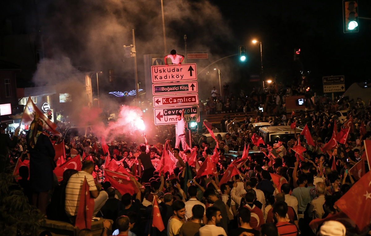 Türkiye'nin dört bir yanında millet sokaklarda! - 30